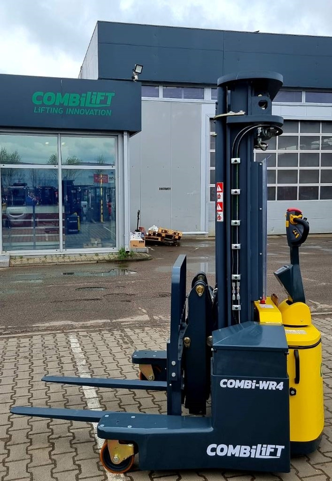 Aisle-Master WR4 - BRAND NEW on stock ! - Chariot multidirectionnel: photos 3 Aisle-Master WR4 - BRAND NEW on stock ! - Chariot multidirectionnel: photos 3