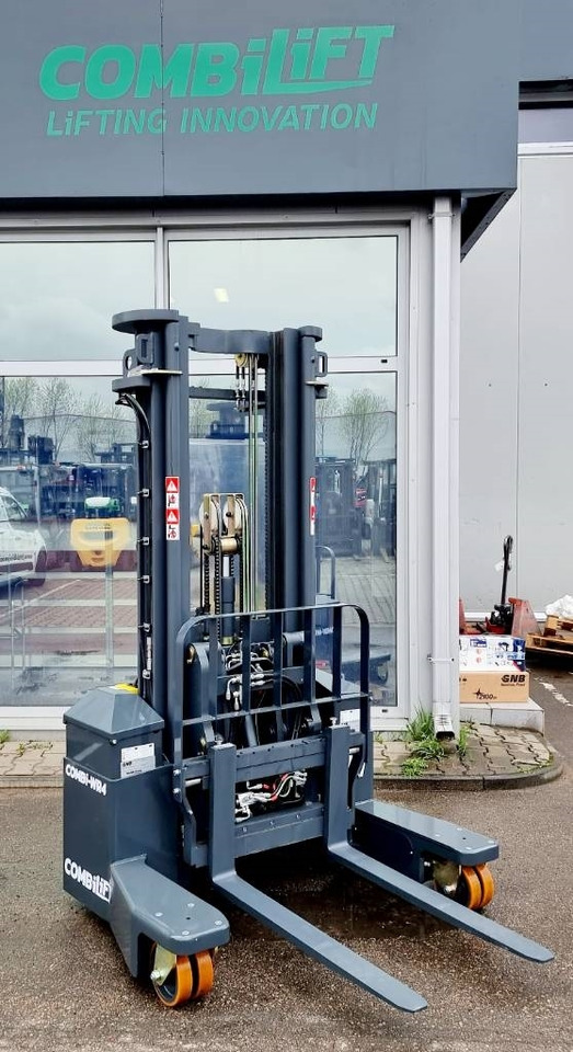 Aisle-Master WR4 - BRAND NEW on stock ! - Chariot multidirectionnel: photos 4 Aisle-Master WR4 - BRAND NEW on stock ! - Chariot multidirectionnel: photos 4