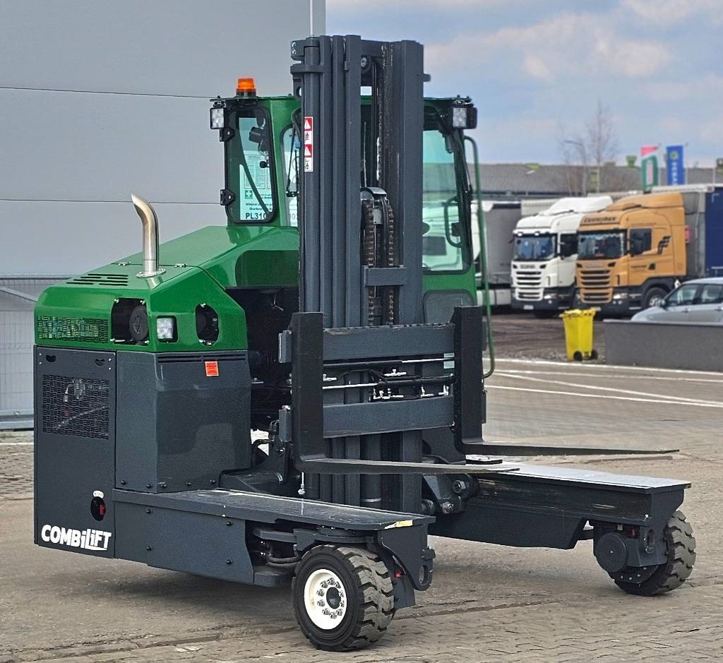 Combilift C 4000 D MK4 150 hrs RENTED - Chariot multidirectionnel: photos 4 Combilift C 4000 D MK4 150 hrs RENTED - Chariot multidirectionnel: photos 4