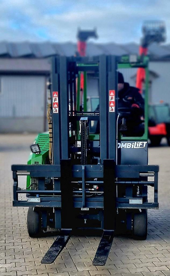 Chariot multidirectionnel neuf Combilift CB 2500 LPG NEW 2023 - SALE !: photos 8