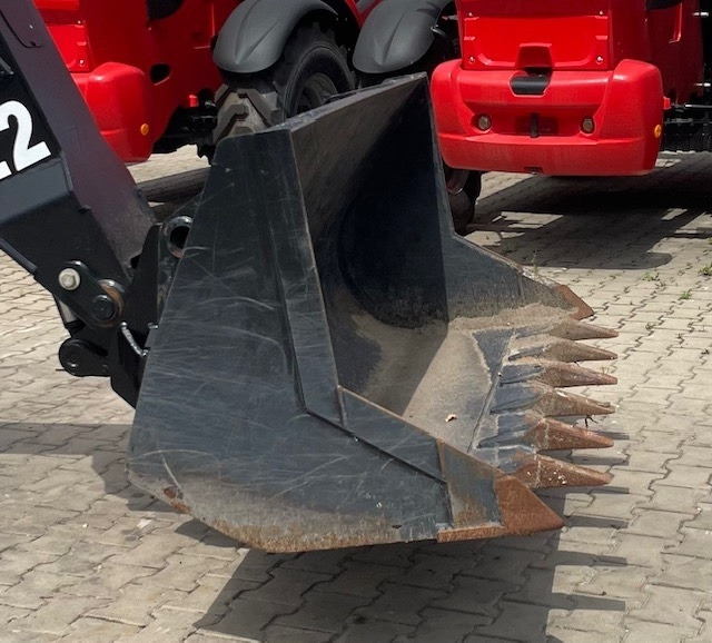 Manitou CBC 650 L 1850 - Godet pour Engins de chantier: photos 1 Manitou CBC 650 L 1850 - Godet pour Engins de chantier: photos 1