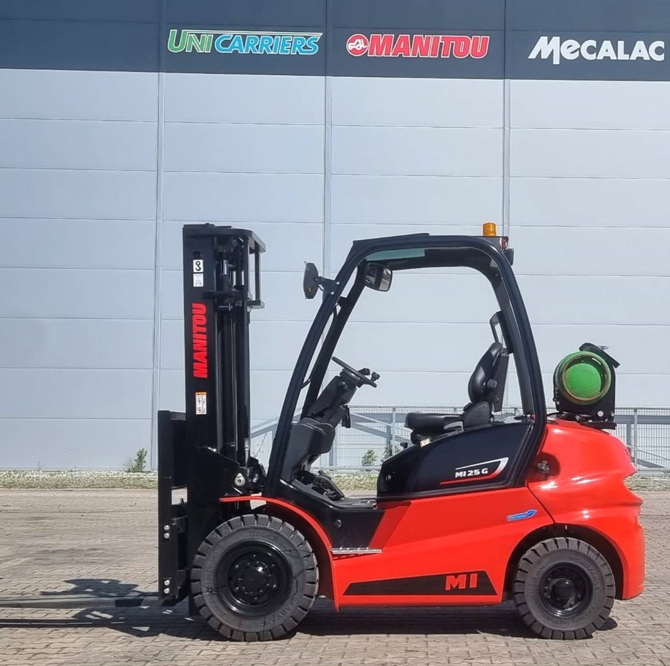 Manitou MI 25 G UNUSED SALE !! - Chariot élévateur à gaz: photos 2 Manitou MI 25 G UNUSED SALE !! - Chariot élévateur à gaz: photos 2