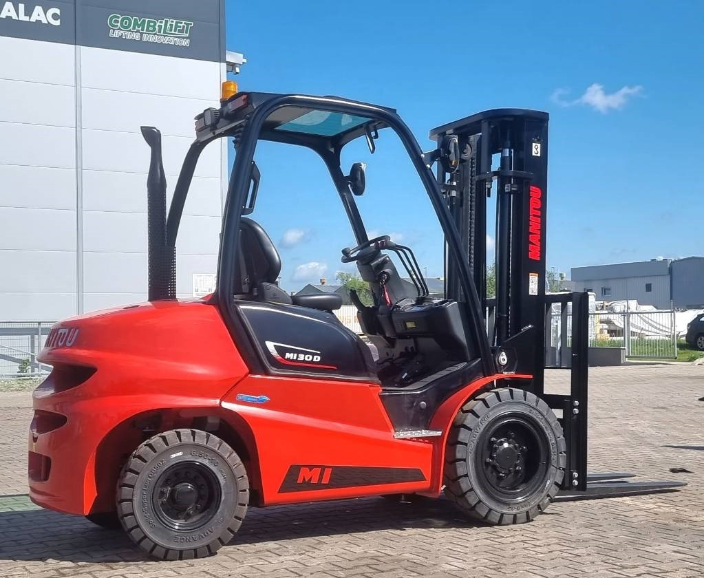 Manitou MI 30 D UNUSED TRIPLEX !! SALE - Chariot élévateur diesel: photos 3 Manitou MI 30 D UNUSED TRIPLEX !! SALE - Chariot élévateur diesel: photos 3