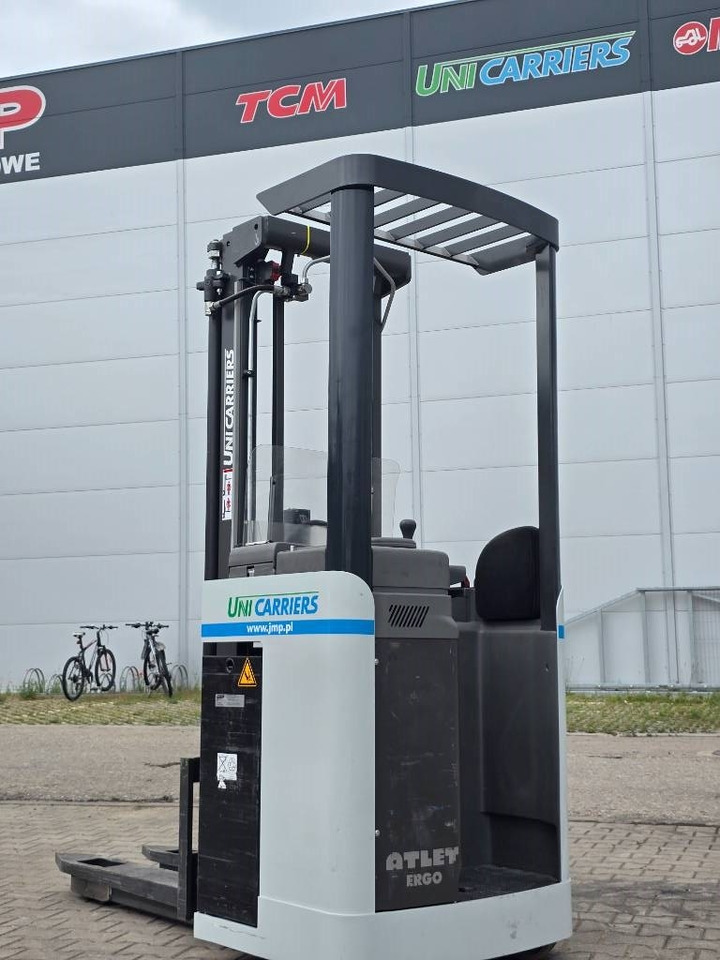 UniCarriers ASN 160 - Chariot à mât rétractable: photos 5 UniCarriers ASN 160 - Chariot à mât rétractable: photos 5