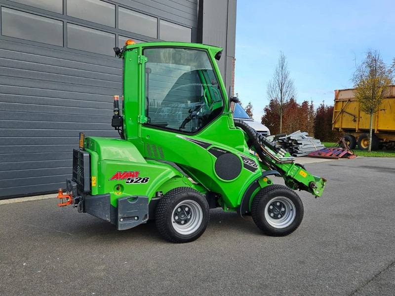 Avant 528 mini-shovel met DLX Cabine - Chargeuse compacte sur chenilles: photos 4 Avant 528 mini-shovel met DLX Cabine - Chargeuse compacte sur chenilles: photos 4