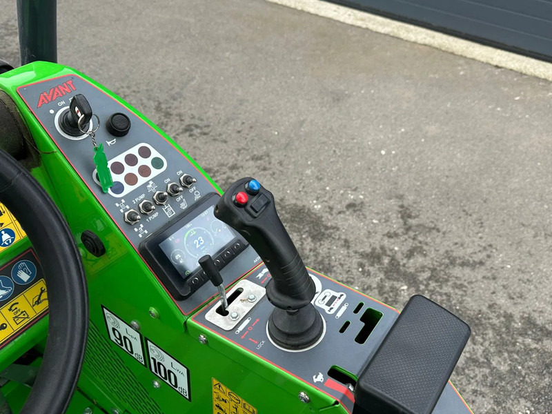 Chargeuse compacte sur chenilles Avant 635i mini-shovel: photos 17 Chargeuse compacte sur chenilles Avant 635i mini-shovel: photos 17