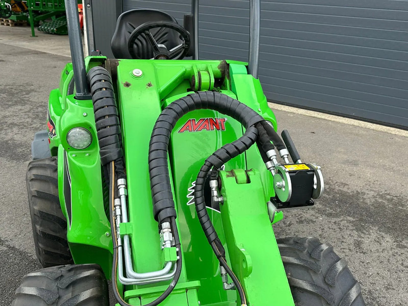 Chargeuse compacte sur chenilles Avant 635i mini-shovel: photos 10 Chargeuse compacte sur chenilles Avant 635i mini-shovel: photos 10