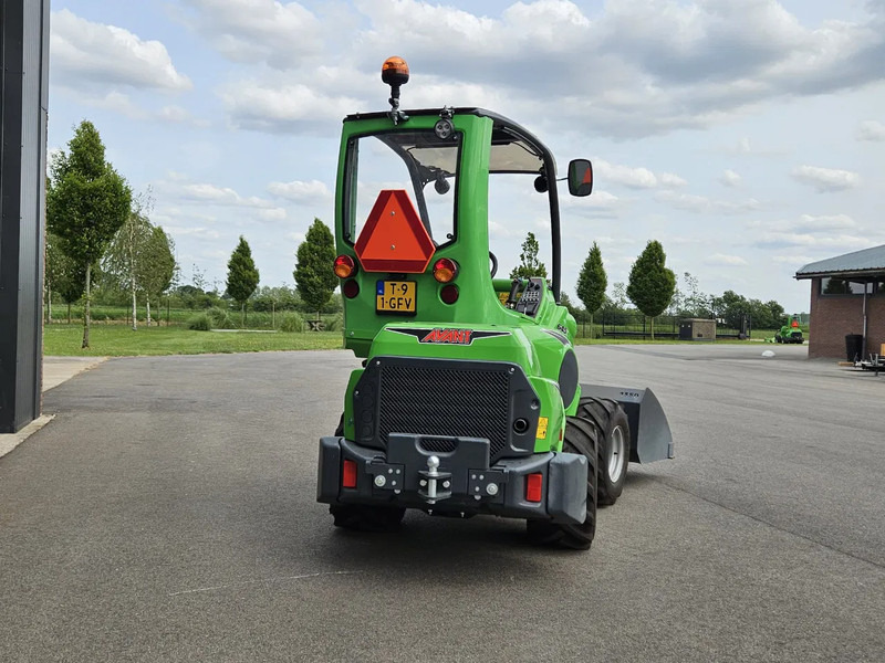Avant 645i TDL+ mini-shovel - Chargeuse compacte sur chenilles: photos 5 Avant 645i TDL+ mini-shovel - Chargeuse compacte sur chenilles: photos 5