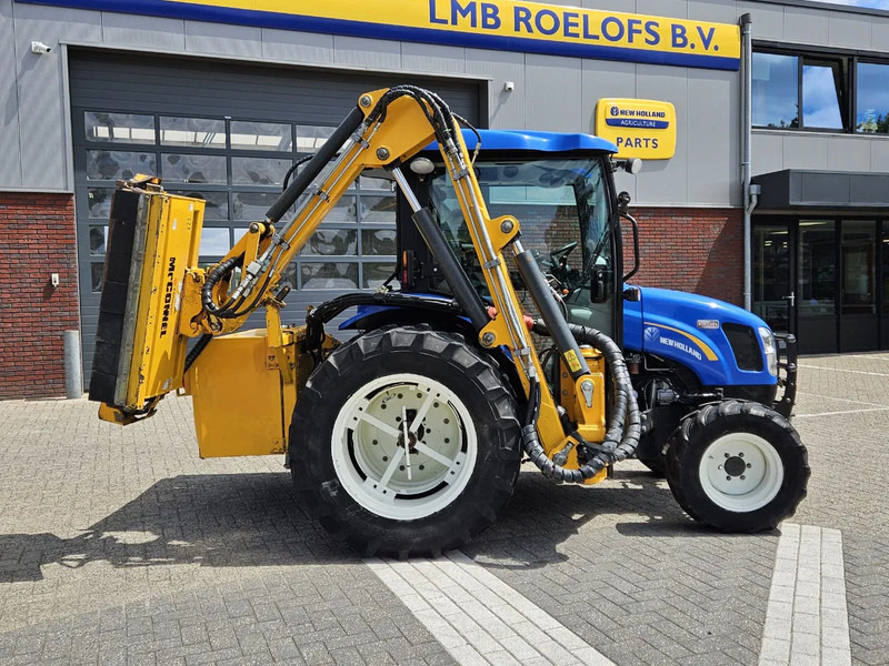 New Holland Boomer 3050 met Bos Maaiarm - Micro tracteur: photos 3 New Holland Boomer 3050 met Bos Maaiarm - Micro tracteur: photos 3