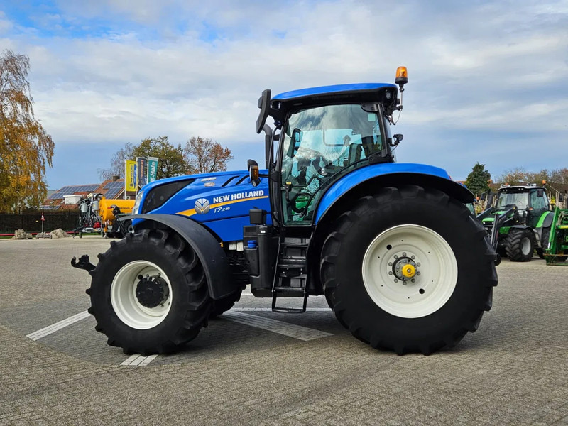 New Holland T7.245 AC Autocommand - Tracteur routier: photos 5 New Holland T7.245 AC Autocommand - Tracteur routier: photos 5