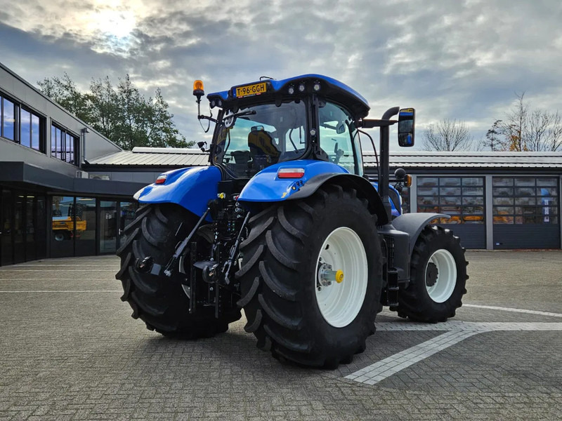 New Holland T7.245 AC Autocommand - Tracteur routier: photos 3 New Holland T7.245 AC Autocommand - Tracteur routier: photos 3