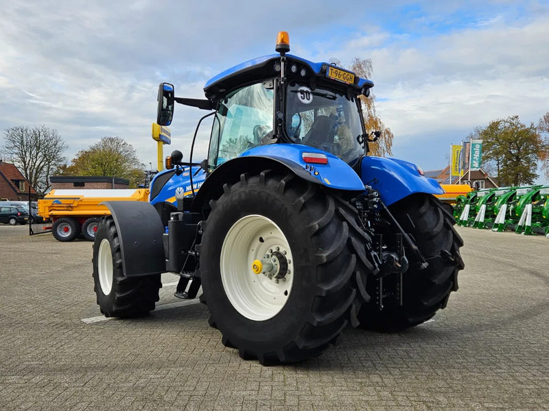 New Holland T7.245 AC Autocommand - Tracteur routier: photos 4 New Holland T7.245 AC Autocommand - Tracteur routier: photos 4