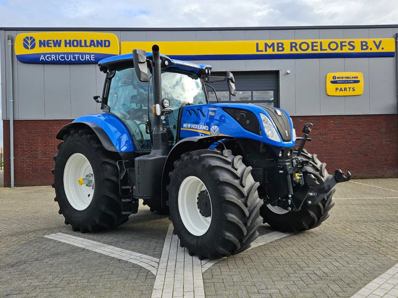 New Holland T7.245 AC Autocommand - Tracteur routier: photos 1 New Holland T7.245 AC Autocommand - Tracteur routier: photos 1