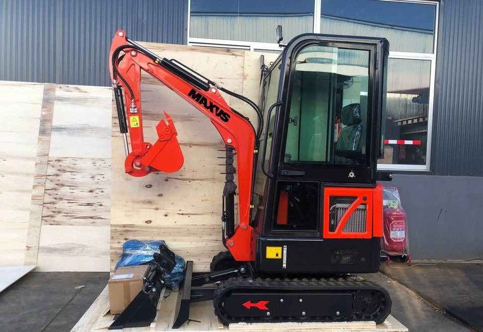NEW MAXUS 38 HP 1700 kg Excavator with A/C Warranty up to 10 YEARS | НОВИЙ MAXUS 38 К.с. 1700 кг Екскаватор з кондиціонером Гарантія до 10 РОКІВ - Mini pelle: photos 1 NEW MAXUS 38 HP 1700 kg Excavator with A/C Warranty up to 10 YEARS | НОВИЙ MAXUS 38 К.с. 1700 кг Екскаватор з кондиціонером Гарантія до 10 РОКІВ - Mini pelle: photos 1