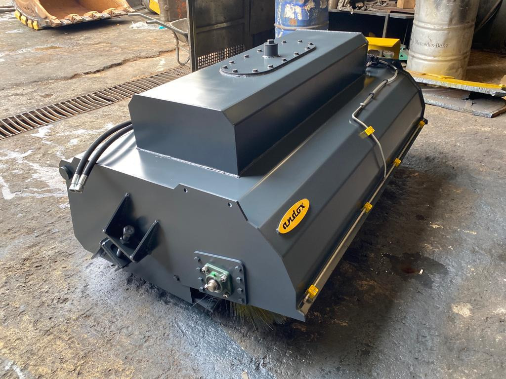 Bobcat - Brosse pour Véhicule de voirie/ Spécial: photos 1 Bobcat - Brosse pour Véhicule de voirie/ Spécial: photos 1