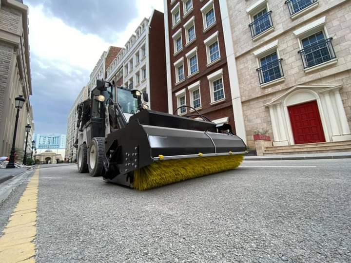 Bobcat - Brosse pour Véhicule de voirie/ Spécial: photos 2 Bobcat - Brosse pour Véhicule de voirie/ Spécial: photos 2