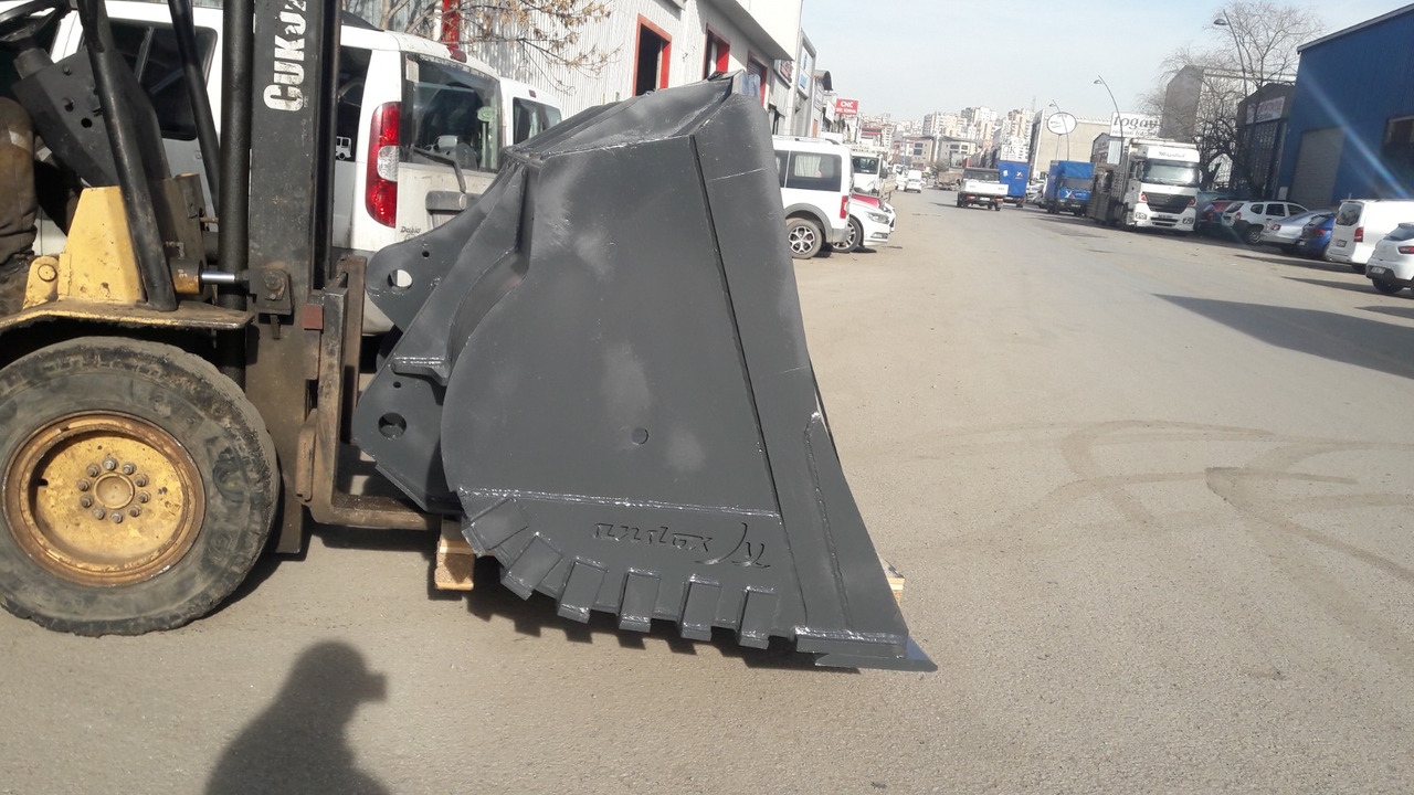 Hyundai HL770 - Godet pour chargeur pour Engins de chantier: photos 5 Hyundai HL770 - Godet pour chargeur pour Engins de chantier: photos 5