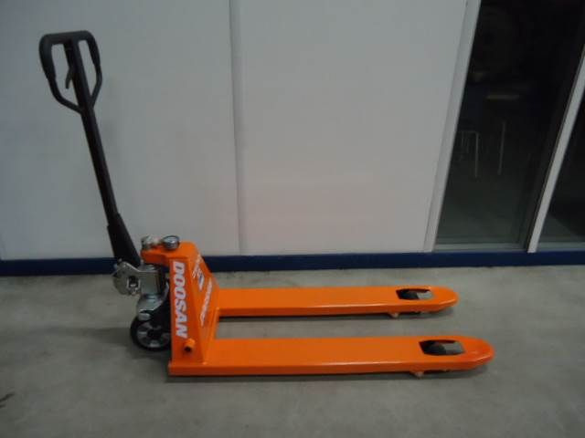 Doosan Pallettruck - Transpalette: photos 1 Doosan Pallettruck - Transpalette: photos 1