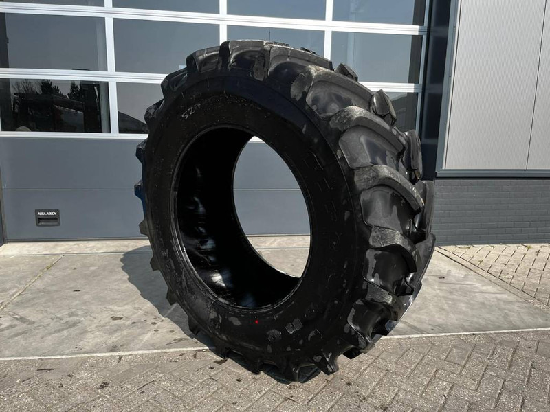 Firestone 520/85 R38 Performer 85 - Pneus et jantes pour Machine agricole: photos 3 Firestone 520/85 R38 Performer 85 - Pneus et jantes pour Machine agricole: photos 3