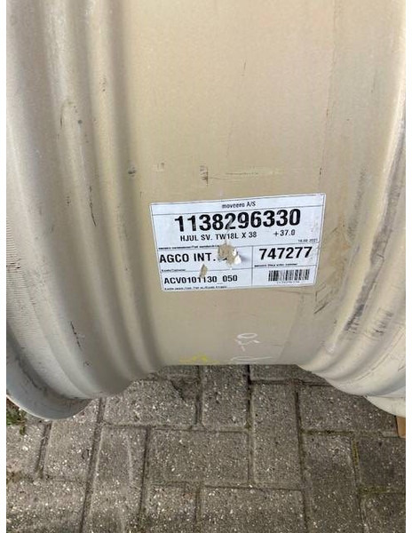 Valtra 18x38 - Pneus et jantes pour Machine agricole: photos 4 Valtra 18x38 - Pneus et jantes pour Machine agricole: photos 4