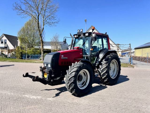 Valtra 6400, Luchtremmen, Fronthef, Frontaftakas - Tracteur agricole: photos 3 Valtra 6400, Luchtremmen, Fronthef, Frontaftakas - Tracteur agricole: photos 3