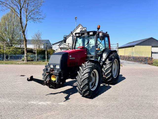 Valtra 6400, Luchtremmen, Fronthef, Frontaftakas - Tracteur agricole: photos 4 Valtra 6400, Luchtremmen, Fronthef, Frontaftakas - Tracteur agricole: photos 4
