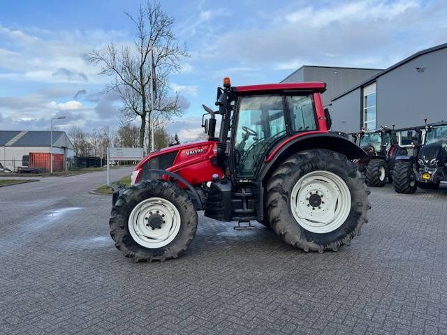 Valtra N123 Hitech5 - Tracteur agricole: photos 1 Valtra N123 Hitech5 - Tracteur agricole: photos 1