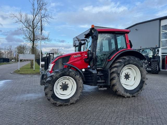 Valtra N123 Hitech5 - Tracteur agricole: photos 2 Valtra N123 Hitech5 - Tracteur agricole: photos 2