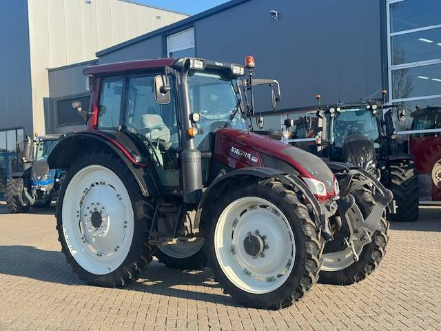 Valtra N93 hitech5, 2015, 517 uur! - Tracteur agricole: photos 2 Valtra N93 hitech5, 2015, 517 uur! - Tracteur agricole: photos 2