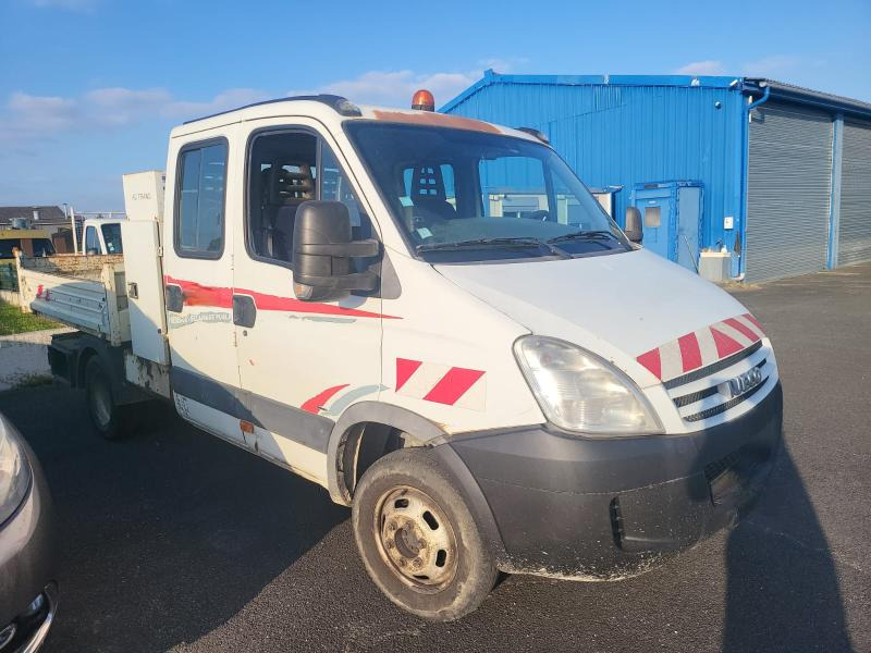 Iveco 35C12 - Véhicule utilitaire benne: photos 1 Iveco 35C12 - Véhicule utilitaire benne: photos 1