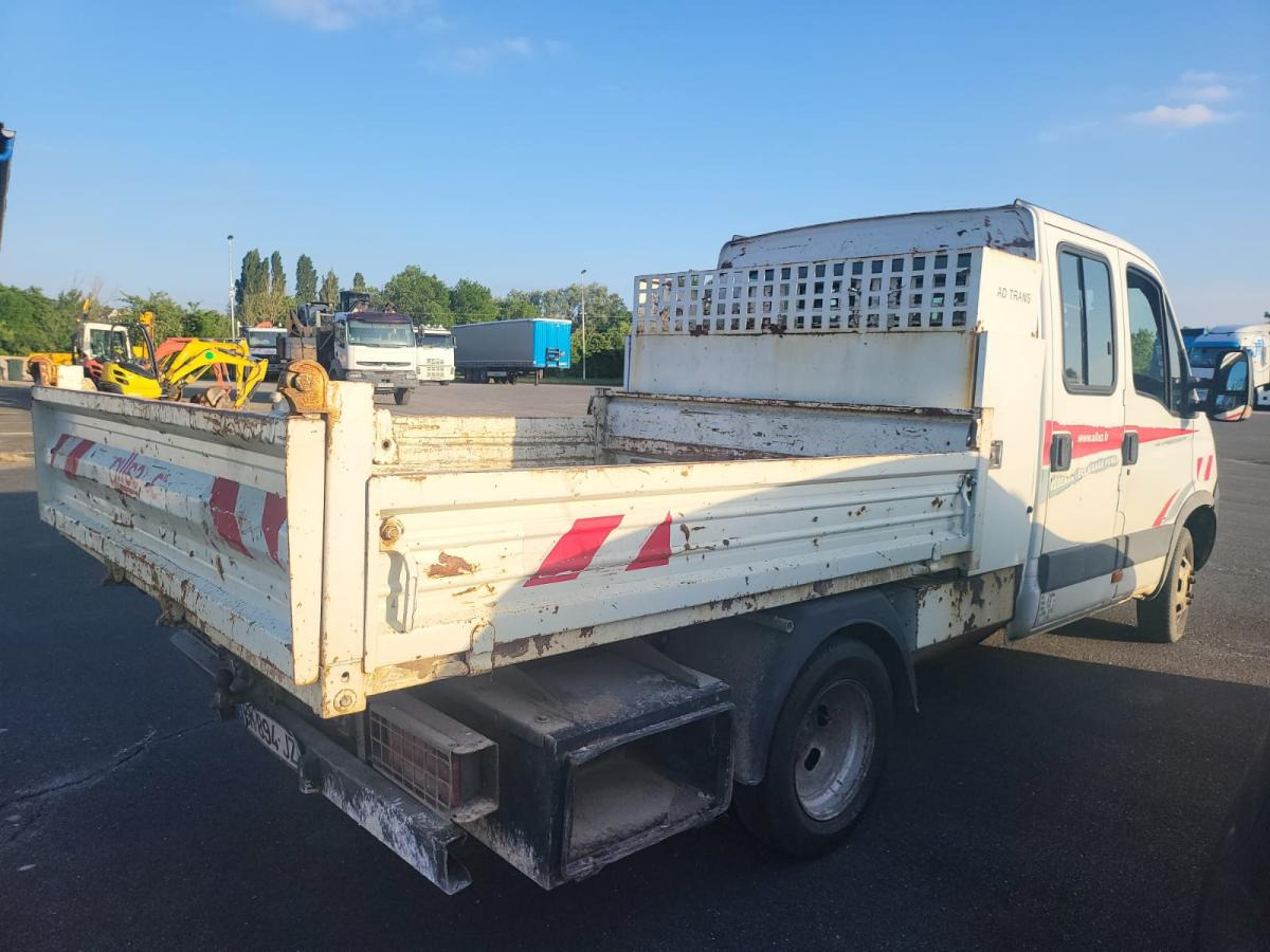 Iveco 35C12 - Véhicule utilitaire benne: photos 5 Iveco 35C12 - Véhicule utilitaire benne: photos 5