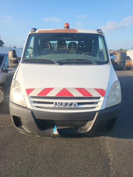 Iveco 35C12 - Véhicule utilitaire benne: photos 3 Iveco 35C12 - Véhicule utilitaire benne: photos 3