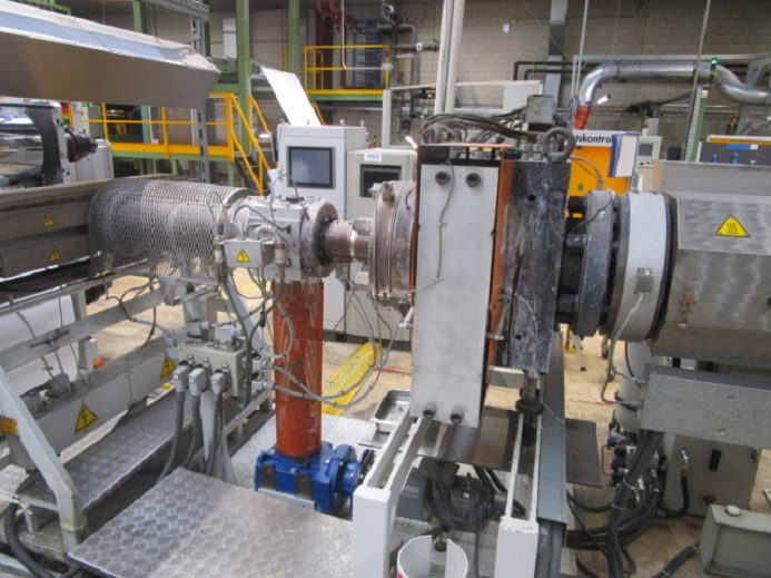 AMUT FLAT FILM EXTRUDER EA-160 FÜR PS/PP - Machine d'emballage et de conditionnement: photos 5 AMUT FLAT FILM EXTRUDER EA-160 FÜR PS/PP - Machine d'emballage et de conditionnement: photos 5