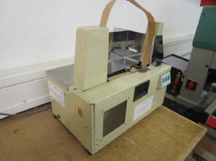 BANDEROLIERMASCHINE TANNER JC200 80 - Machine d'emballage et de conditionnement: photos 3 BANDEROLIERMASCHINE TANNER JC200 80 - Machine d'emballage et de conditionnement: photos 3