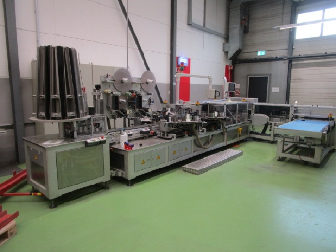 BECHER ETIKETTIERANLAGE SCHLEUTER GU 4S 6 - Machine d'emballage et de conditionnement: photos 1 BECHER ETIKETTIERANLAGE SCHLEUTER GU 4S 6 - Machine d'emballage et de conditionnement: photos 1