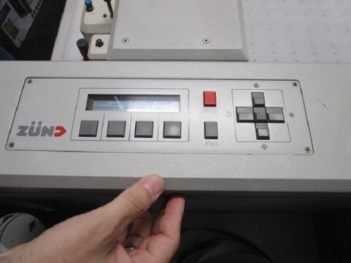 SCHNEIDEPLOTTER ZÜND P-1200 PLUS - Massicot: photos 4 SCHNEIDEPLOTTER ZÜND P-1200 PLUS - Massicot: photos 4