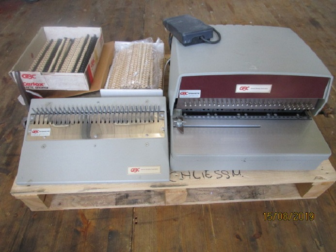 WIRO SCHLIESSMASCHINE GBC 112-PM-1 - Relieuse: photos 1 WIRO SCHLIESSMASCHINE GBC 112-PM-1 - Relieuse: photos 1