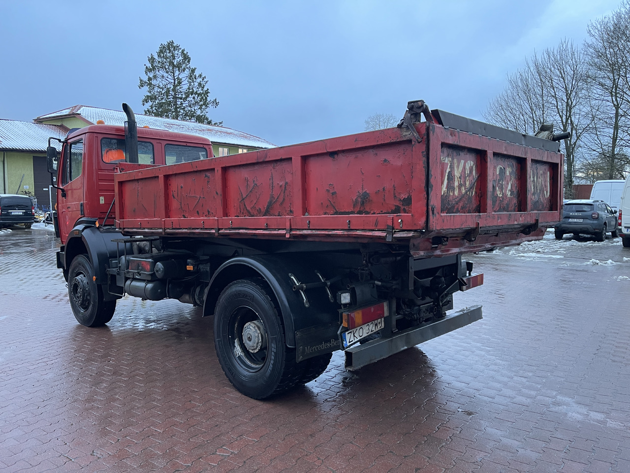 MERCEDES-BENZ 1824 - Camion benne: photos 5 MERCEDES-BENZ 1824 - Camion benne: photos 5