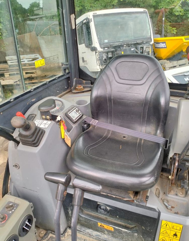 Doosan DX19 - Pelle sur chenille: photos 4 Doosan DX19 - Pelle sur chenille: photos 4