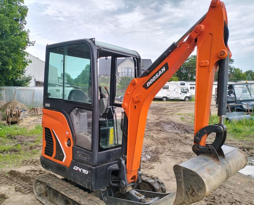 Doosan DX19 - Pelle sur chenille: photos 1 Doosan DX19 - Pelle sur chenille: photos 1