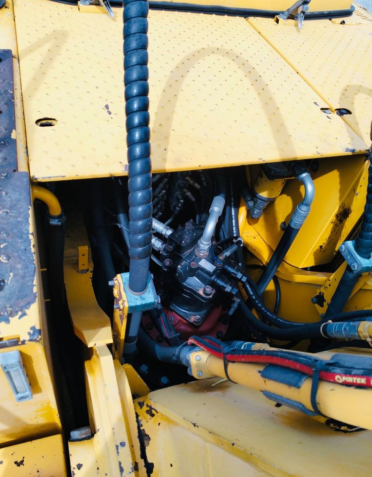 JCB JS 220 LC+ - Pelle sur chenille: photos 5 JCB JS 220 LC+ - Pelle sur chenille: photos 5