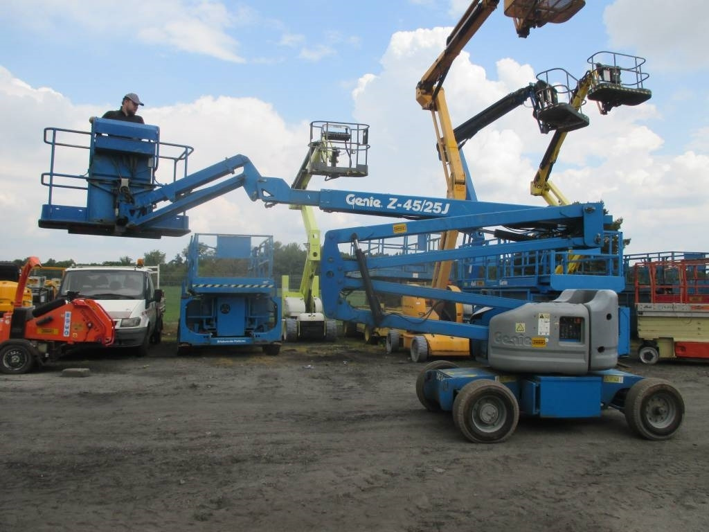 Genie Z 45/25 J DC - Nacelle articulée: photos 1 Genie Z 45/25 J DC - Nacelle articulée: photos 1