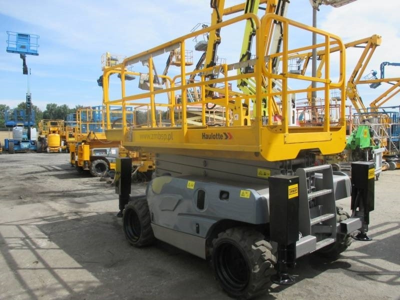 Haulotte Compact 12 DX - Nacelle ciseaux: photos 5 Haulotte Compact 12 DX - Nacelle ciseaux: photos 5