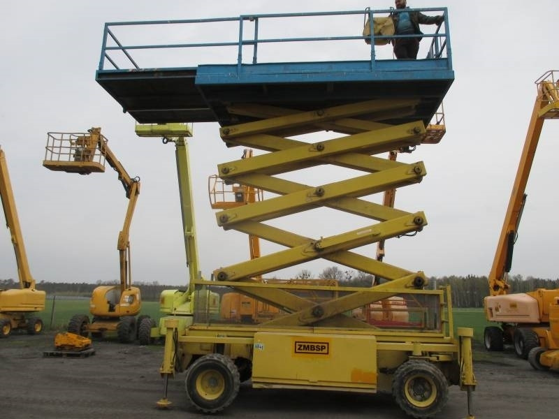 Holland Lift B 165 DL 24 - Nacelle ciseaux: photos 1 Holland Lift B 165 DL 24 - Nacelle ciseaux: photos 1