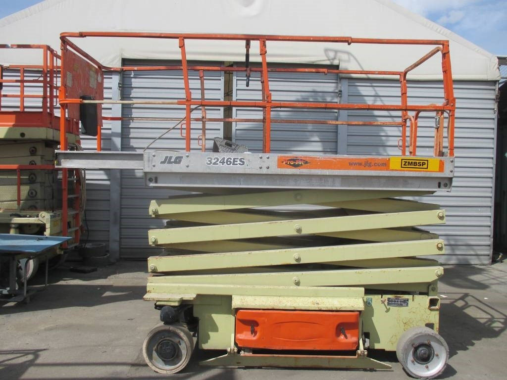 JLG 3246 ES - Nacelle ciseaux: photos 1 JLG 3246 ES - Nacelle ciseaux: photos 1