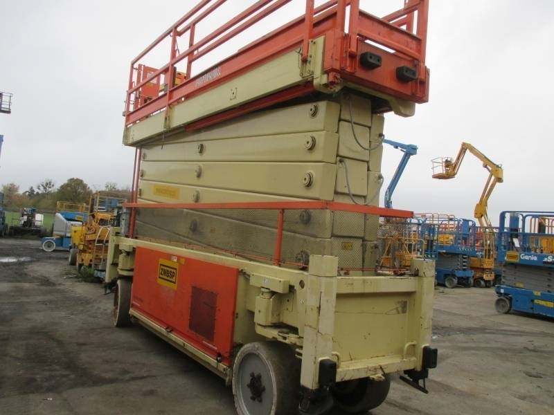 JLG Liftlux 245-12 - Nacelle ciseaux: photos 4 JLG Liftlux 245-12 - Nacelle ciseaux: photos 4