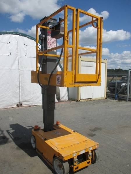SkyJack SJ 12 - Nacelle à mât vertical: photos 3 SkyJack SJ 12 - Nacelle à mât vertical: photos 3