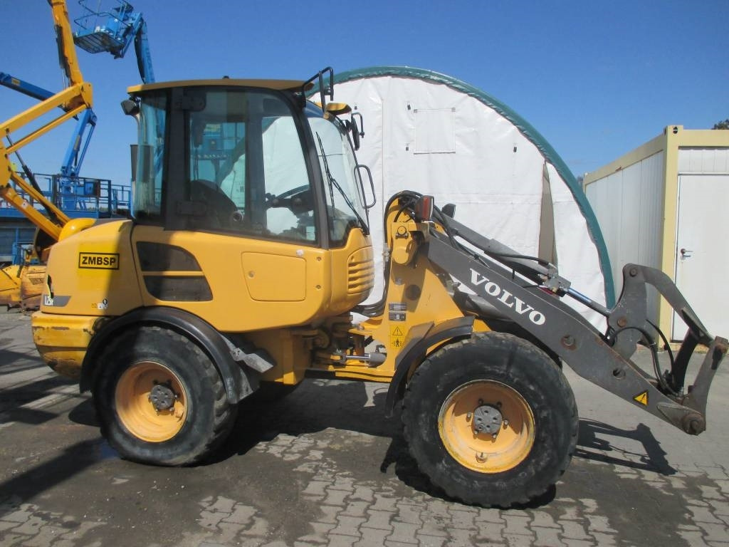 Volvo L 25 F - Chargeuse sur pneus: photos 1 Volvo L 25 F - Chargeuse sur pneus: photos 1