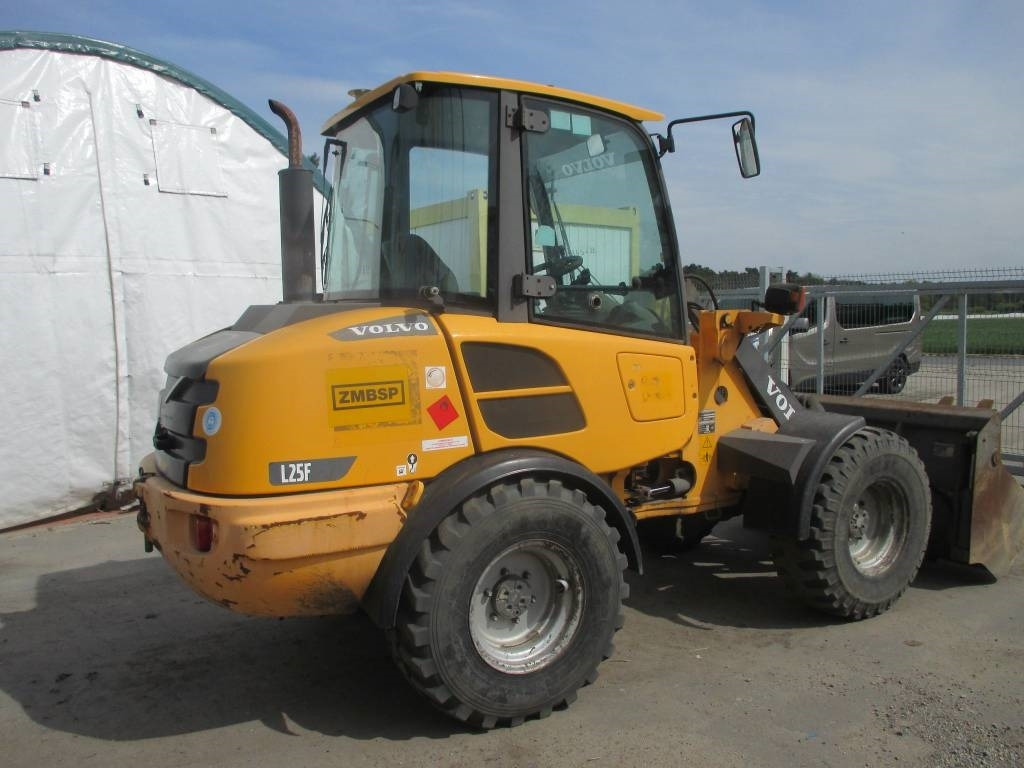 Volvo L 25 F - Chargeuse sur pneus: photos 2 Volvo L 25 F - Chargeuse sur pneus: photos 2