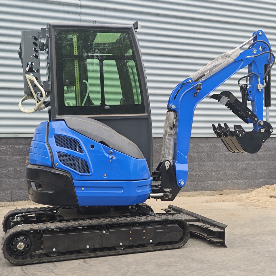 LEZUM DY25U Mini Excavator Digger Miniexcavadora EPA Kubota Engine Mini Excavator For Sale With Mini Excavator Attachment Set - Pelle sur chenille: photos 5 LEZUM DY25U Mini Excavator Digger Miniexcavadora EPA Kubota Engine Mini Excavator For Sale With Mini Excavator Attachment Set - Pelle sur chenille: photos 5